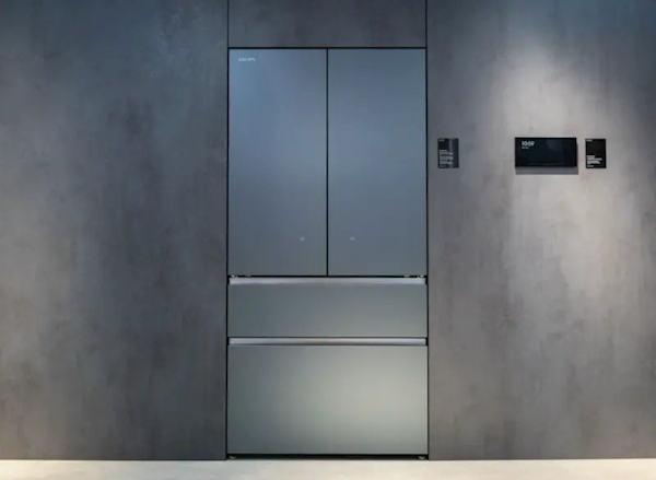 星闪冰箱来了：人体感应 开关门不用手爱游戏app美的、海思联合推出！首款