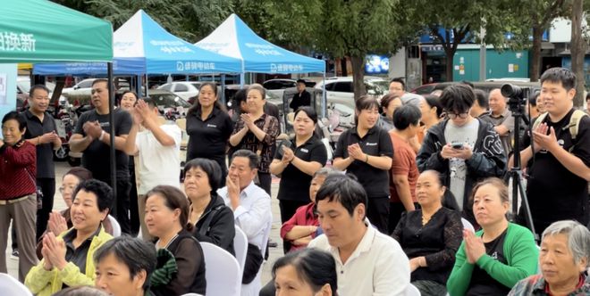 ”促消费活动暨海信百亿补贴活动在南阳家电大世界盛大启动爱游戏app体育南阳市2024年“惠享南都 欢购国庆(图8)