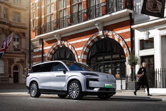 「技术鱼池」放大招！杀入中大型 SUV 市场爱游戏ayx网站3898 万起！腾势 N9(图17)